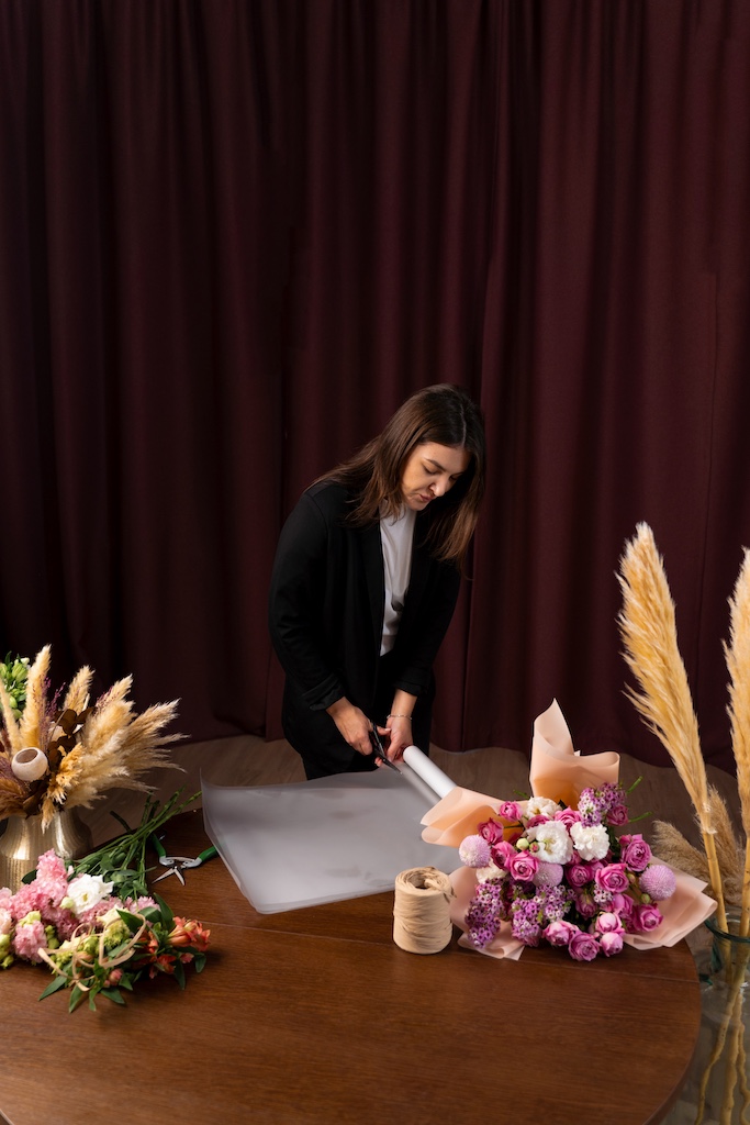 florist-wraps-mixed-flower-arrangements-into-craft-2026-02-28-23-22-51-utc